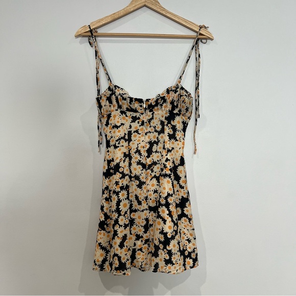 Realisation Par the Devon Mini Dress in Flower Party - Picture 3 of 6